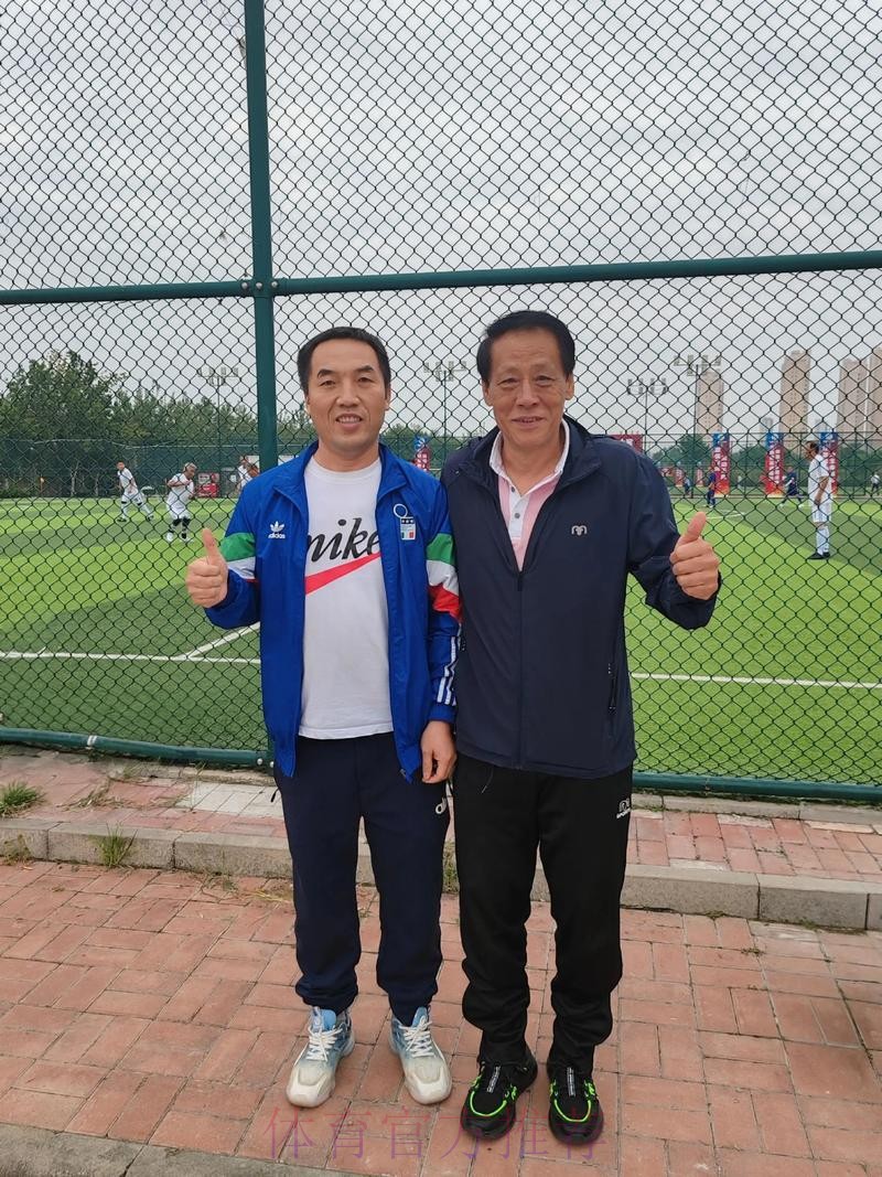 第27届“中华杯”足球赛天津元老队荣获全国赛冠军