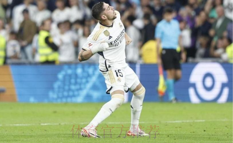 巴尔韦德:现在带着手部骨折伤势踢球 很疼但能踢 巴尔韦德:现在带着手部骨折伤势踢球 很疼但能踢